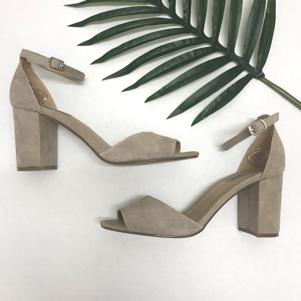 Steve Madden Carson Heeled Nude Sandal 9.5 EUC